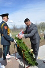 Ministers of Defense of Moldova and Romania Lay Flowers at Calarasi Romanian Heroes’ Cemetery