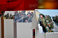 Expoziţie de fotografii militare la Shopping MallDova