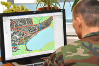 Topografii militari antrenaţi în exerciţii de comandament şi stat major