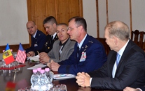 American Official Visits Ministry of Defense