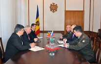 Minister of Defense Meets with Ambassadors of Hungary and Russia