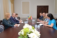 Ministrul Apărării s-a întâlnit cu ambasadoarea Austriei la Chişinău