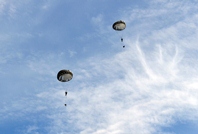 Training Parachute Jumps in Marculesti