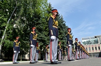 Militarii din Compania Gărzii de Onoare, participanţi la parada de la Moscova, decoraţi cu medalii şi diplome