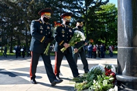 National Army Service Members Commemorate the Soldiers Who Died in World War II