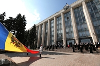 Armata Națională onorează Drapelul de Stat al Republicii Moldova