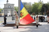 Armata Națională onorează Drapelul de Stat al Republicii Moldova